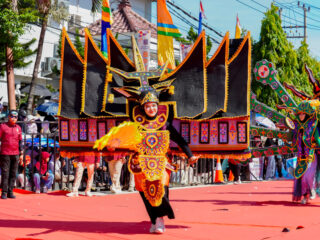 Sekretariat DPRD Kota Bontang Borong Juara di BCC dan Pawai Budaya