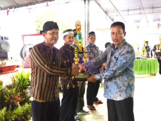 RT 10 Sumber Sari Kubar Sabet Juara 1 Lomba Kebersihan Lingkungan