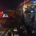 Bus dan Dump Truck Adu Banteng di Jalan Poros Bontang-Samarinda